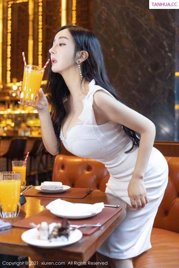 允薾  [XiuRen]高清写真图 2021.11.02 No.4155 允薾第19张图片